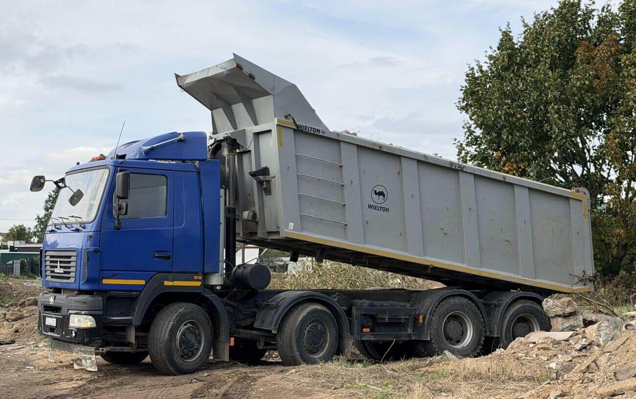 Аренда самосвала МАЗ 6516