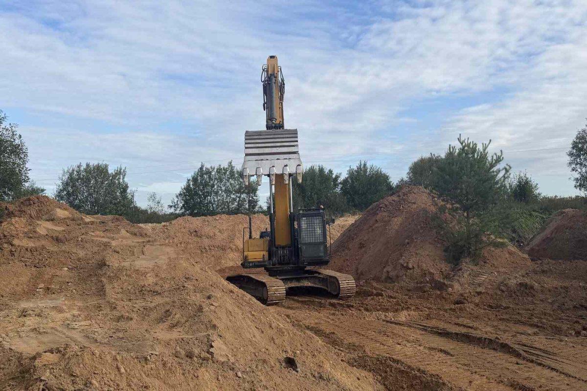 Работа гусеничного экскаватора 3